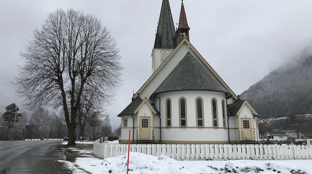 It was a miserable weather day but our last day in Alesund and we pushed ourselves to drive in this weather to Hellesylt to take the Geirangerfjord cruise. This is a picture from the drive back via Sjøholt. I don’t know what the building is but looked very charming