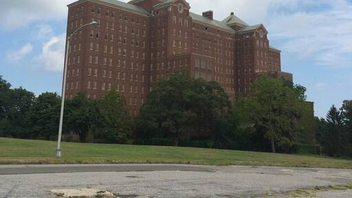 What's left of The main building of kings park physc. One of the most haunted places on Long Island ! Filled with hiking trails open till sunset!
#haunted