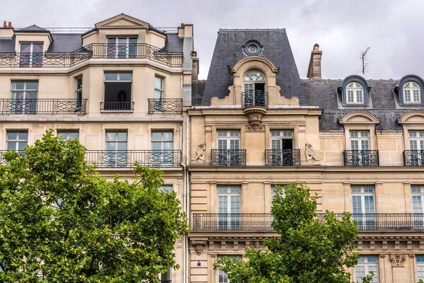 France, 8th arrondissement of Paris, Champs-Elysees Clemenceau metro station, Haussmannian buildings facades on the avenue George Vfa