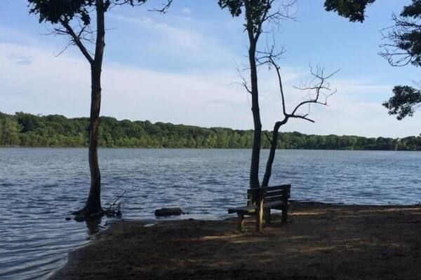 A little polluted and the fishing isent that great. All in all not a bad location for Nassau/queens boarder,