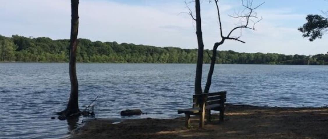 A little polluted and the fishing isent that great. All in all not a bad location for Nassau/queens boarder,