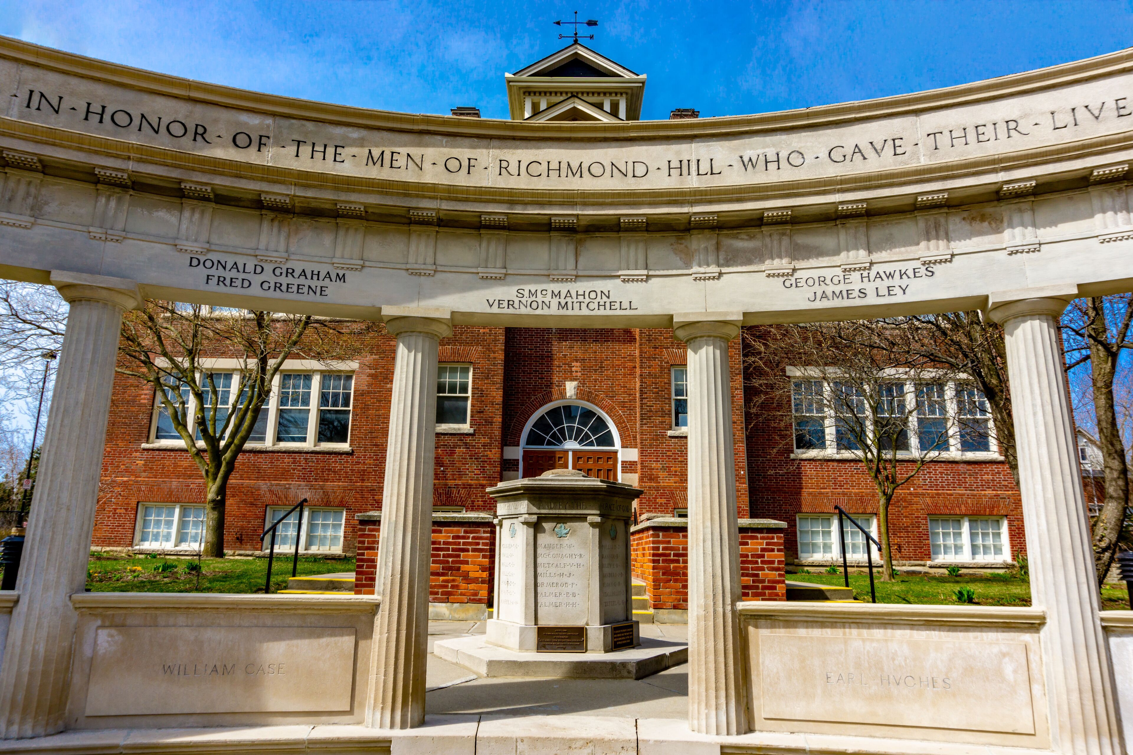 A memorial arch with names of men from Richmond Hill who gave their lives.