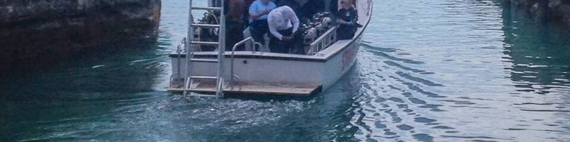 Dive Shop
www.surfseayouandme.com for my review