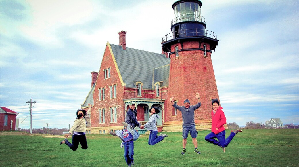 Block Island Southeast Light is a lighthouse located on Mohegan Bluffs at the southeastern corner of Block Island, Rhode Island