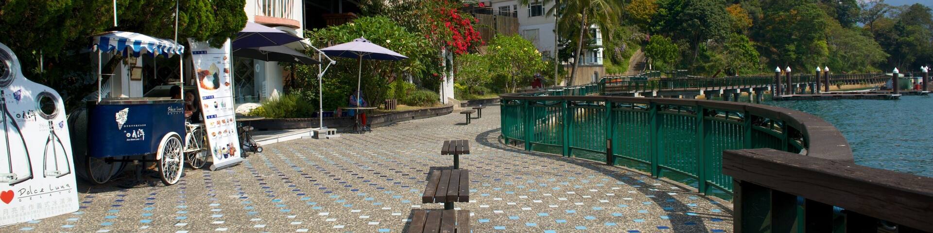 Shueishe Pier showing a lake or waterhole
