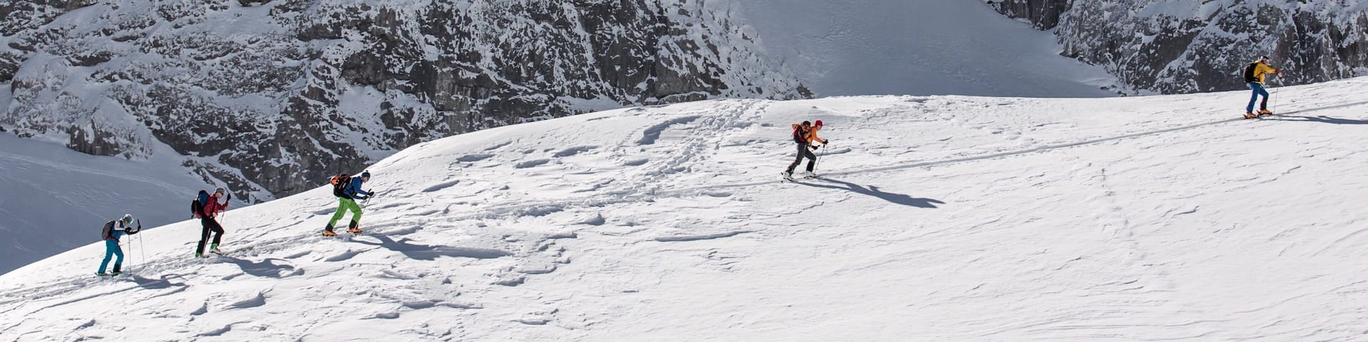 Nassfeld-Hermagor-Skigebiet mit einem Schneeschuhlaufen, Berge und Schnee