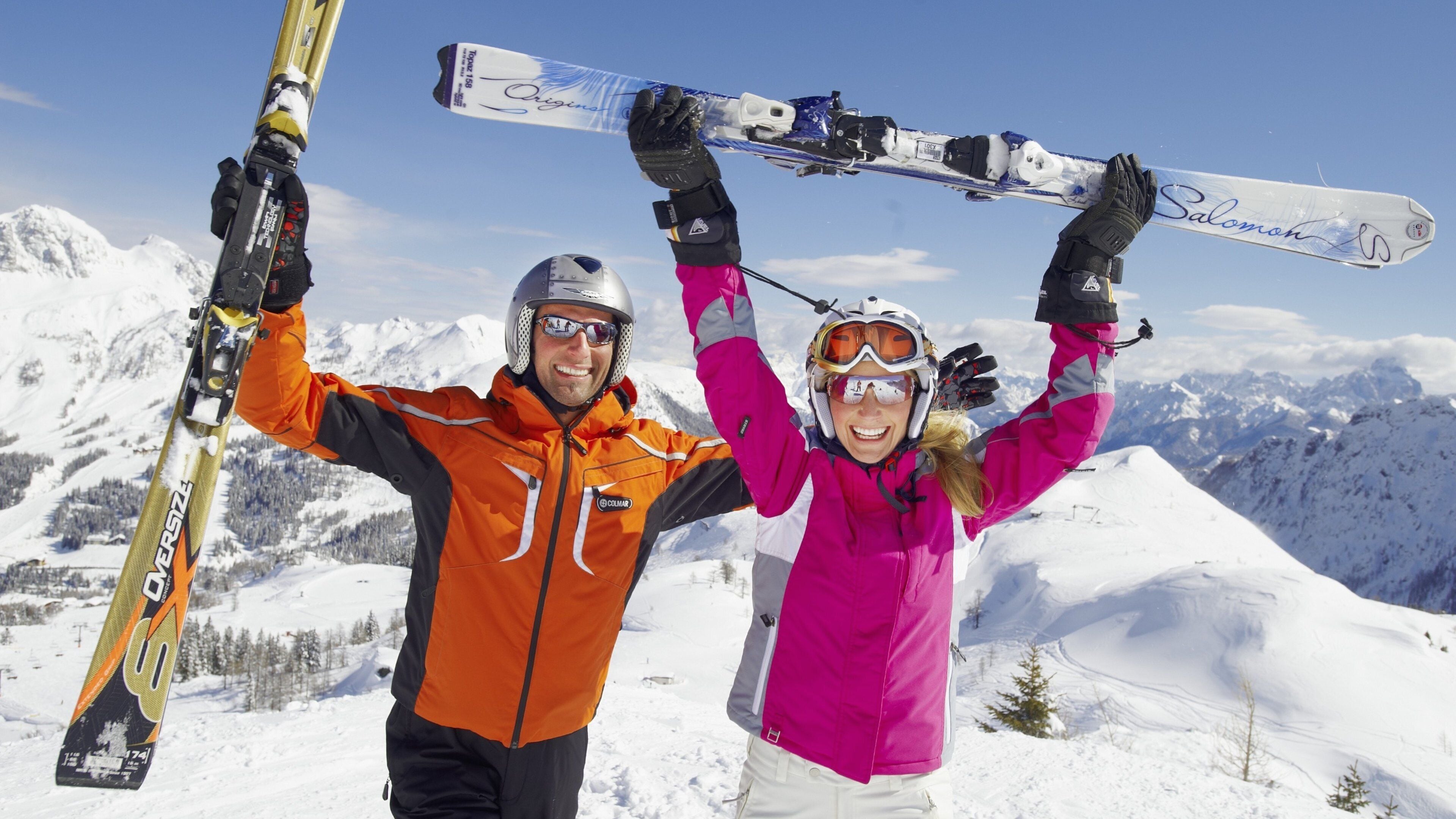 Nassfeld-Pressegger See montrant neige aussi bien que couple