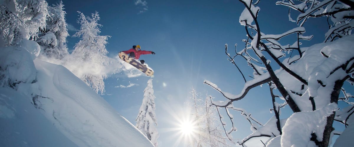 Nassfeld-Pressegger See mettant en vedette snowboard et neige