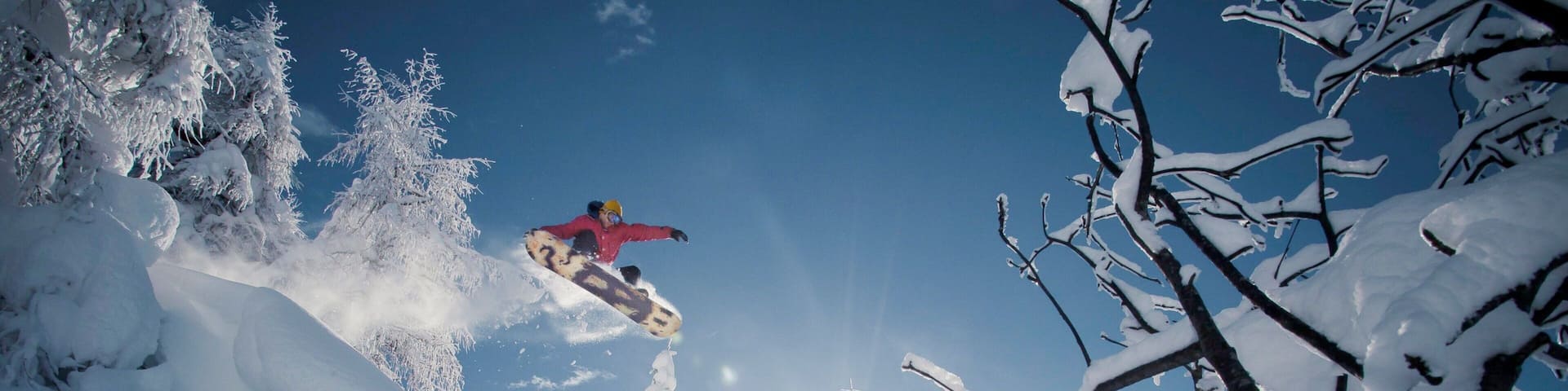 Nassfeld-Hermagor-Skigebiet das einen Schnee und Snowboarden