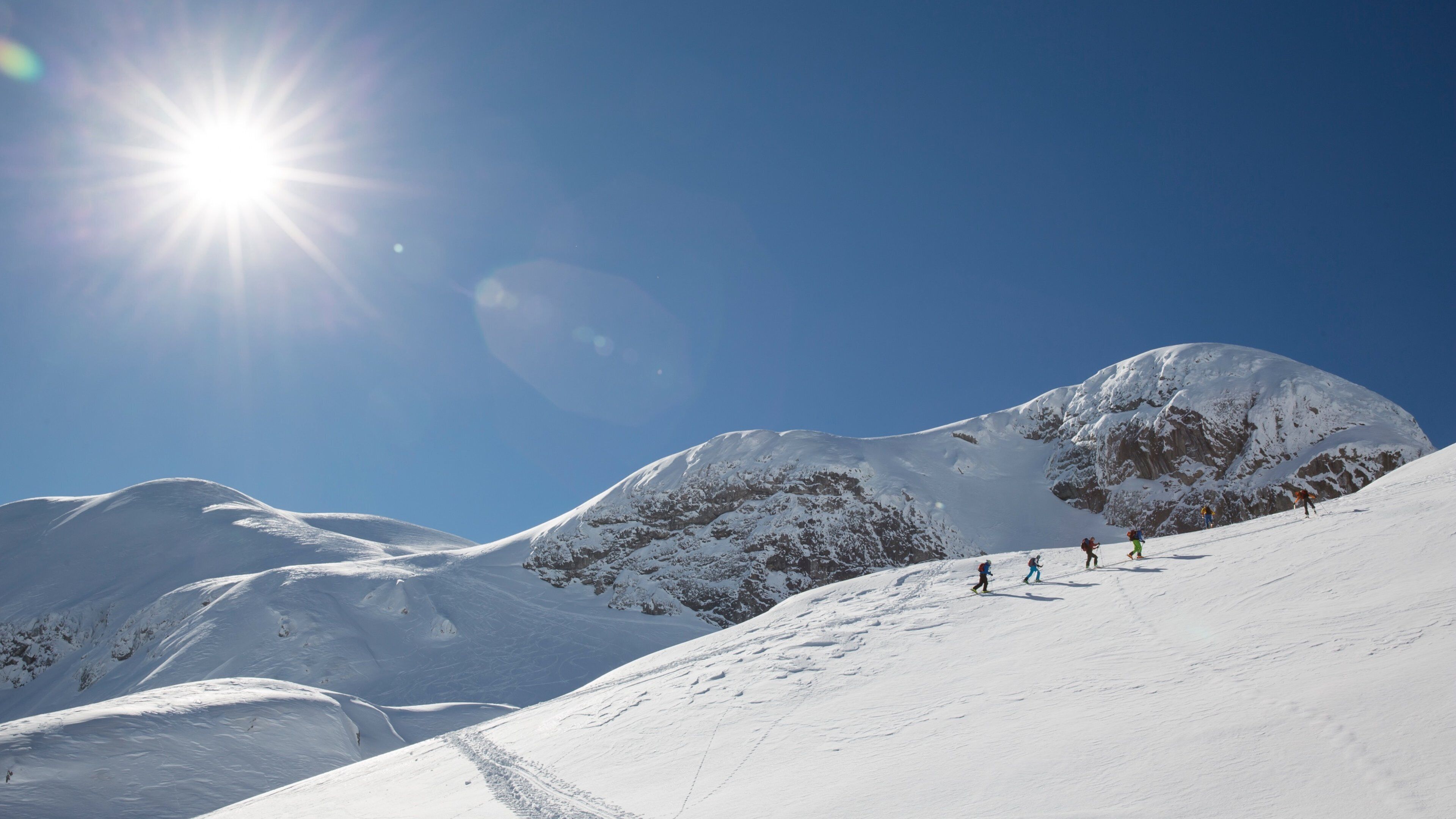 Nassfeld Pressegger See Ski Area showing snow, snow shoeing and mountains