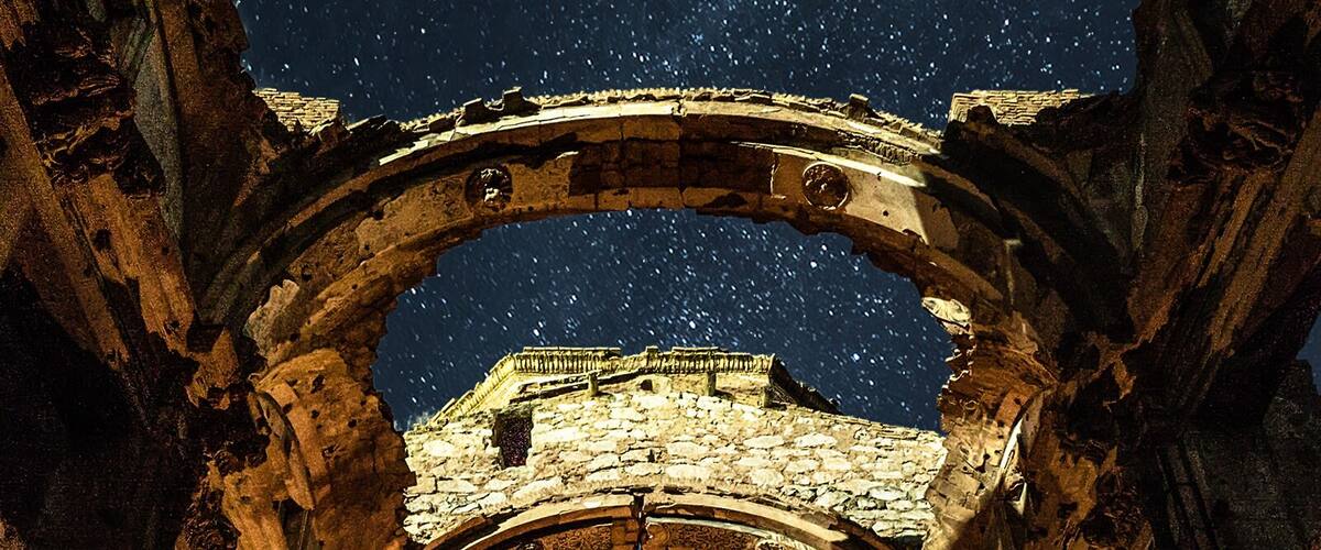 Wrecked by the Spanish Civil War, the beautiful cathedrals of Belchite still stand abandoned and riddled with the patina of war. It's hauntingly beautiful.
#Spain #Belchite #Abandoned #Urbex #Night #Stars #longexposure