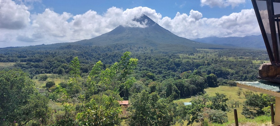 Beautiful view of the arenal volcano with jungle at front in la fortuna costa rica