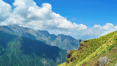 The Sar-pass trek, a beautiful and enticing trek along the himalayan ranges.