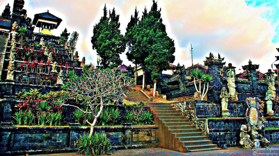 Affectionately referred to by many as the "Mother Temple of Bali," the Pura Besakih temple complex is Bali's largest and most important temple. Made up of 23 temples on the slopes of Mount Agung, Pura Besakih unfortunately has a negative reputation due to the many locals who harass travellers visiting on their own, telling them that hiring a guide is mandatory