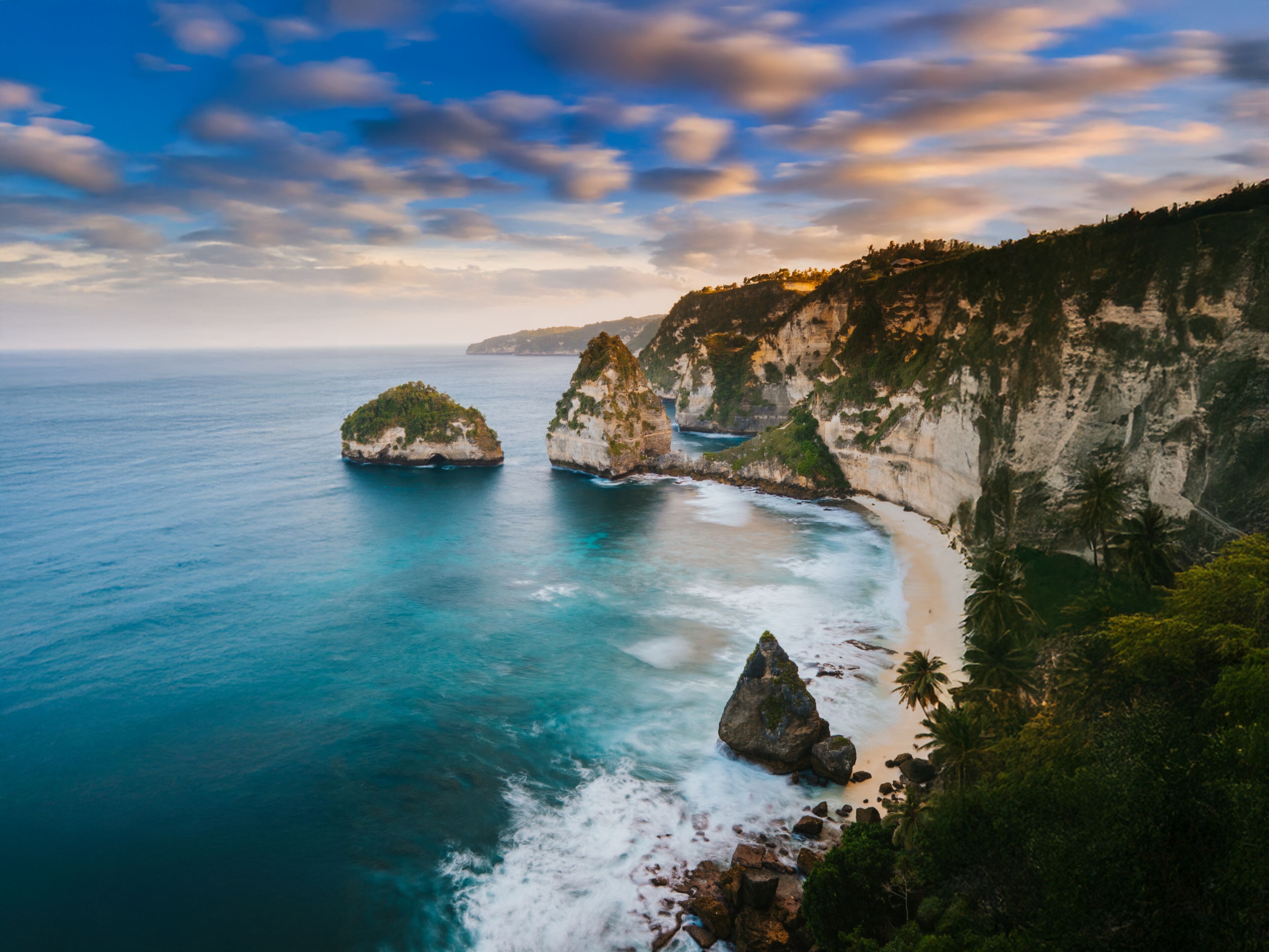 Iconic Staircase and Limestone Cliffs at Diamond Beach, Nusa Penida