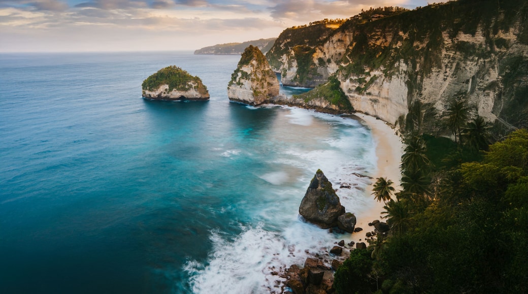 Iconic Staircase and Limestone Cliffs at Diamond Beach, Nusa Penida