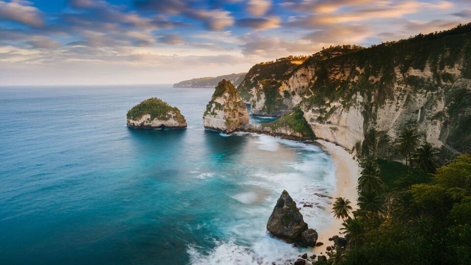 Iconic Staircase and Limestone Cliffs at Diamond Beach, Nusa Penida