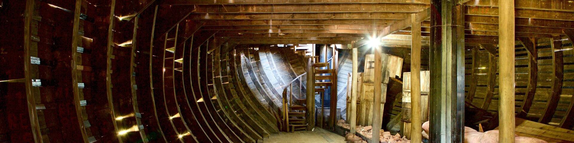 Discovery of Brazil Memorial featuring a memorial and interior views