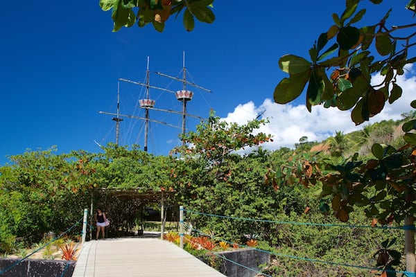 Monument de la Découverte du Brésil mettant en vedette un parc