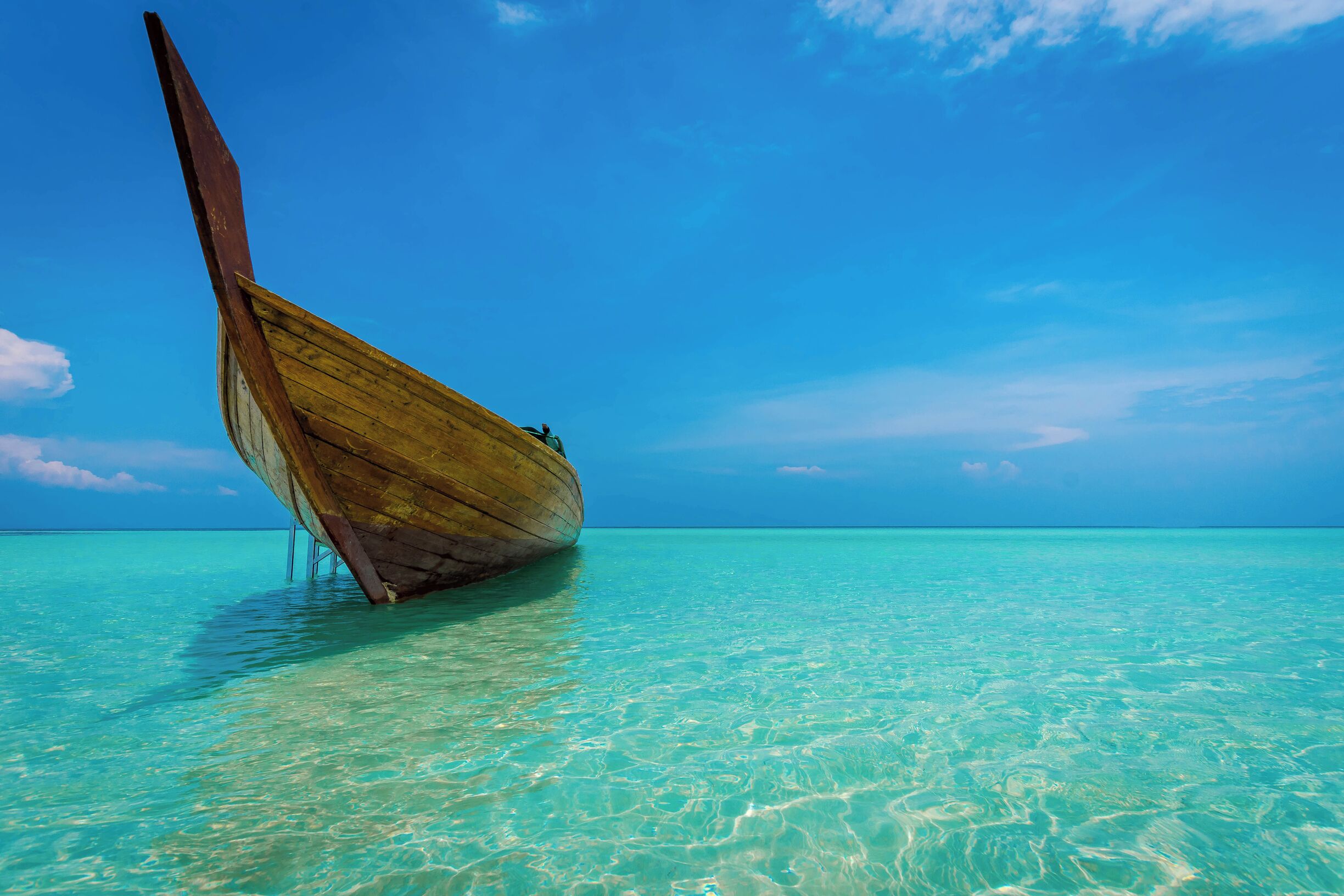 On a snorkelling trip we lunched at a pristine tropical island with no one on it. Turquoise waters and blue sky made it the stuff of dreams.
The north of Indonesia is amazing, so different from Bali and the like. Fly into Singapore and get the ferry to Batam Island about 45 minutes away. #beachtips #bvsblue

 