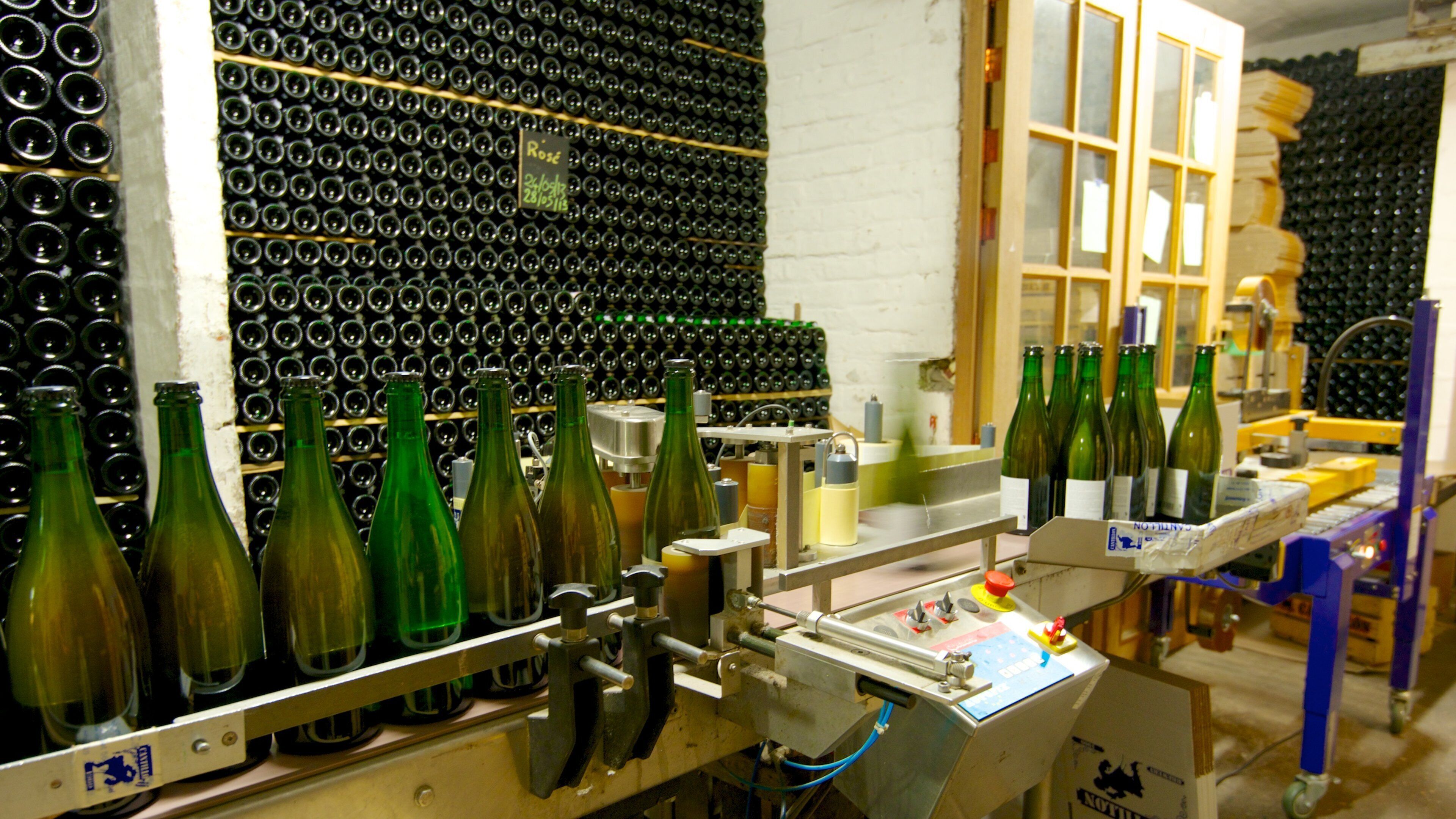 Anderlecht which includes drinks or beverages and interior views