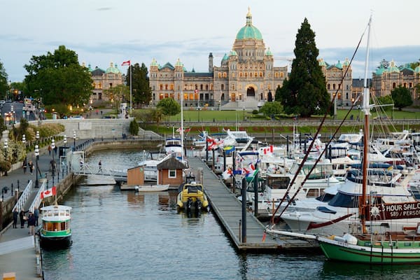 Victoria Harbour mit einem historische Architektur und Bucht oder Hafen