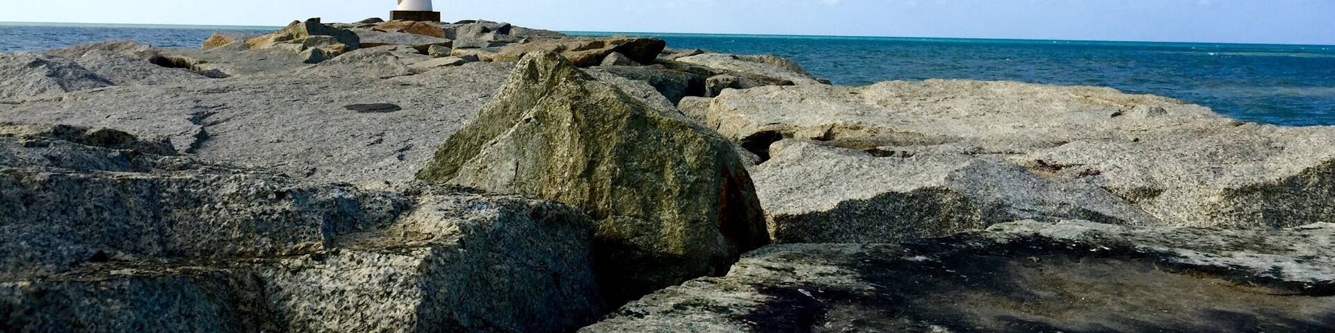 Pantai senok tawang
Kelantan Malaysia
Small light house