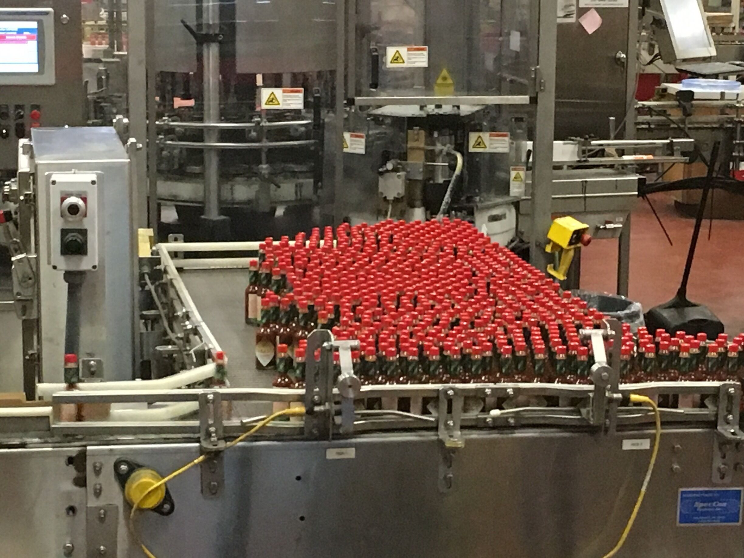 Bottling at the Tabasco factory.  Tour is self-guided and about an hour for $5.50.  Tastings at the Country store. Very interesting!