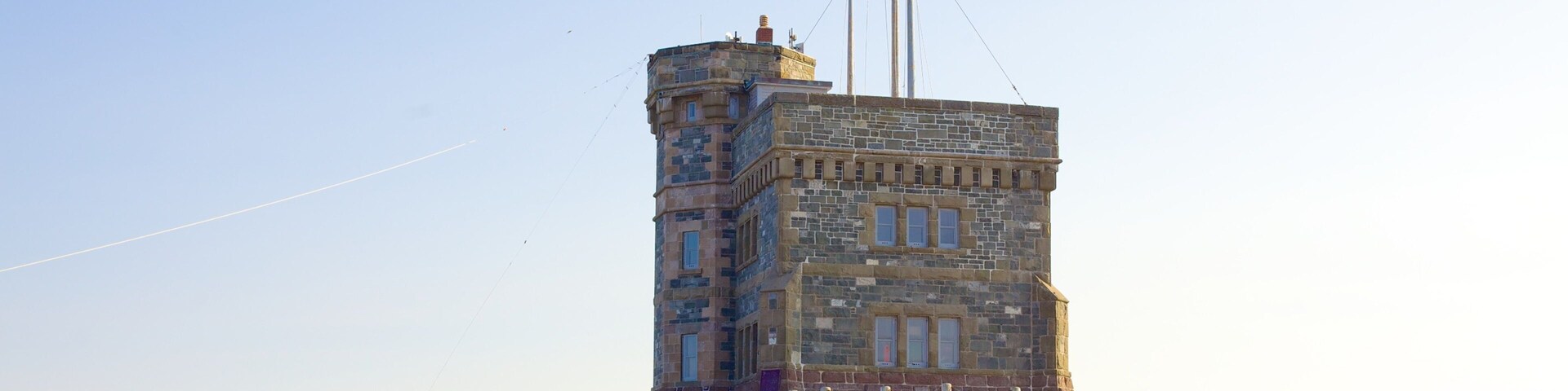 Torre Cabot que incluye elementos patrimoniales