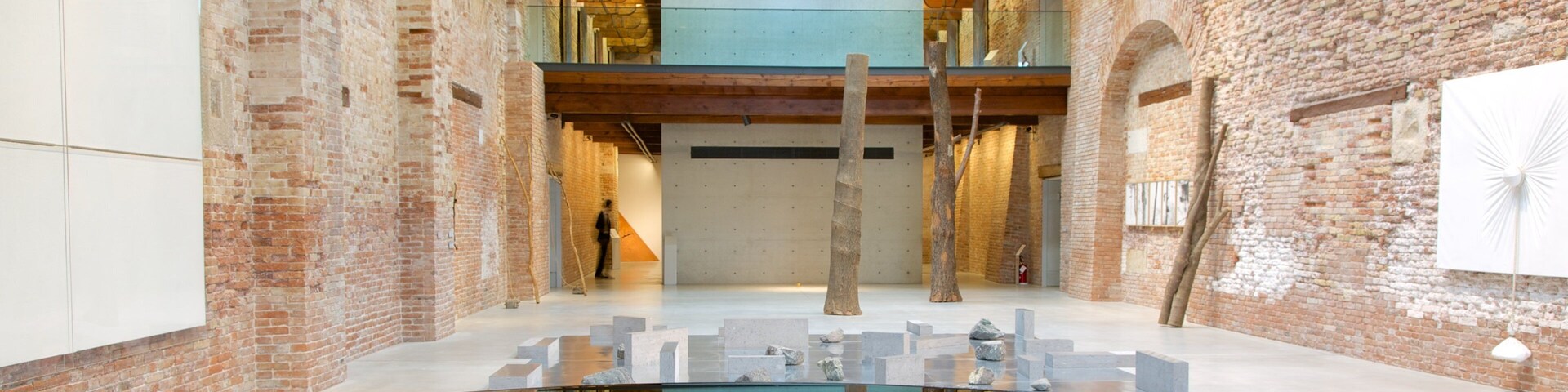 Punta della Dogana showing art and interior views