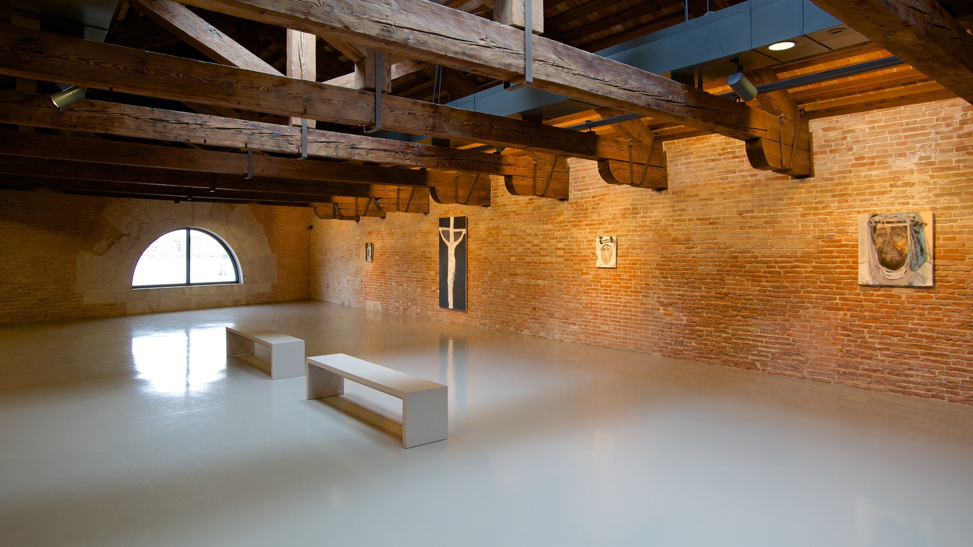 Punta della Dogana bevat interieur en kunst