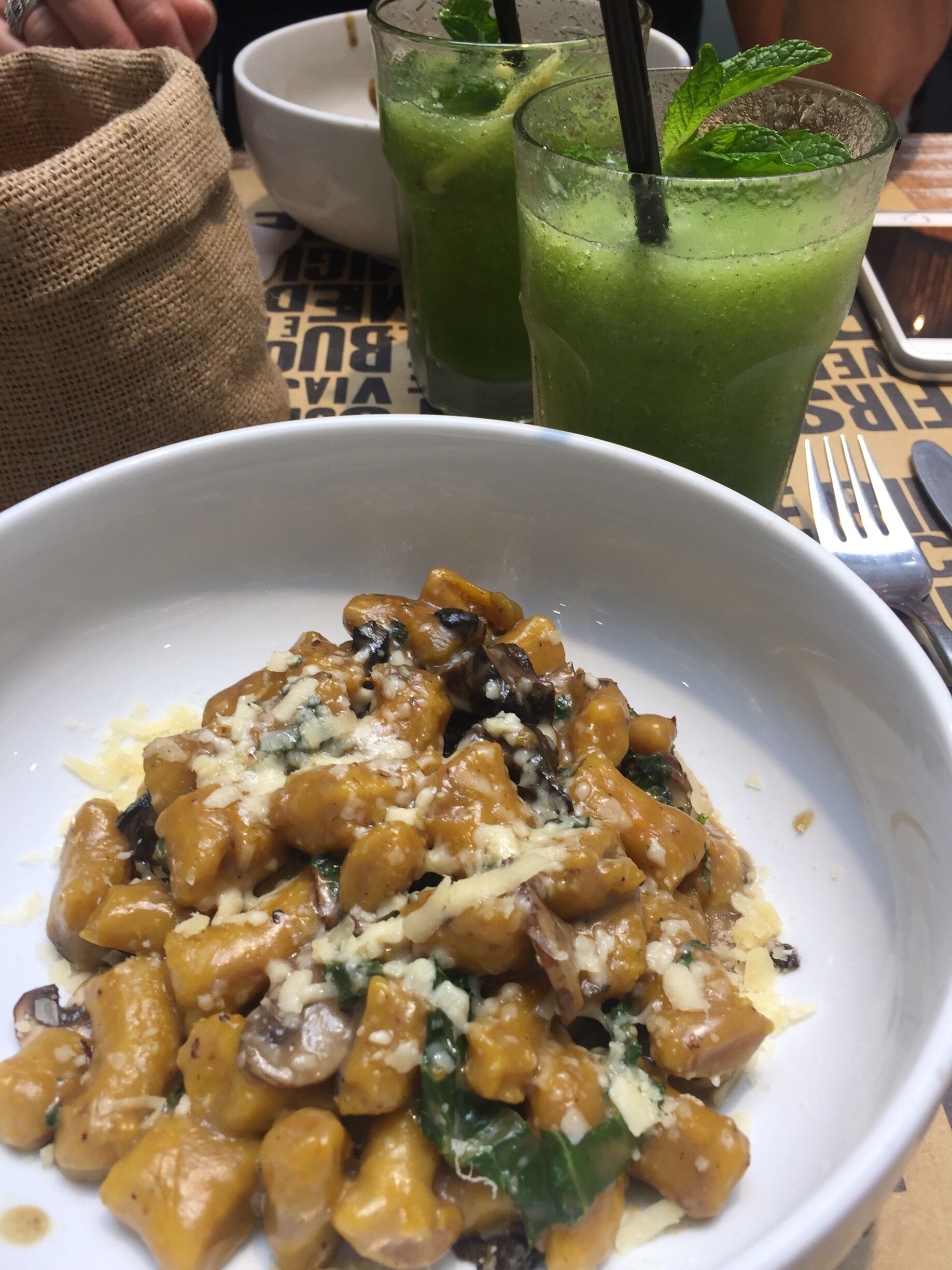 Ñoquis con limonada