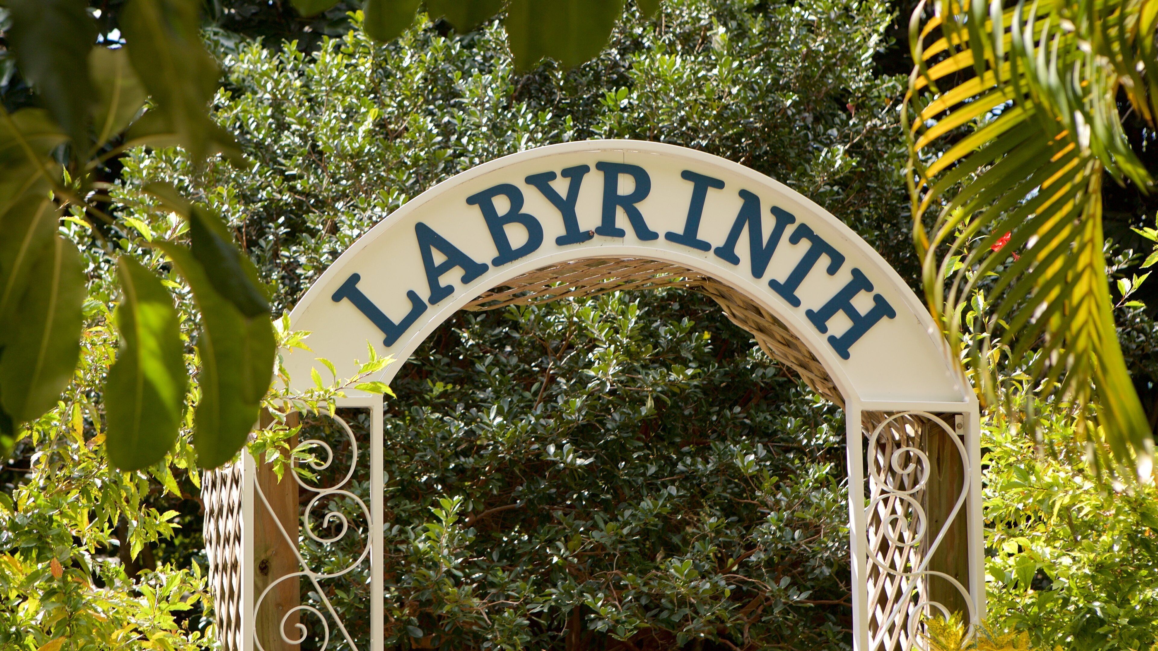 Garden of the Groves fasiliteter samt skilt