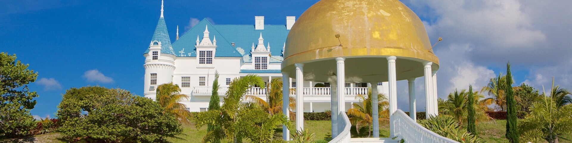 Cooper\'s Castle which includes chateau or palace