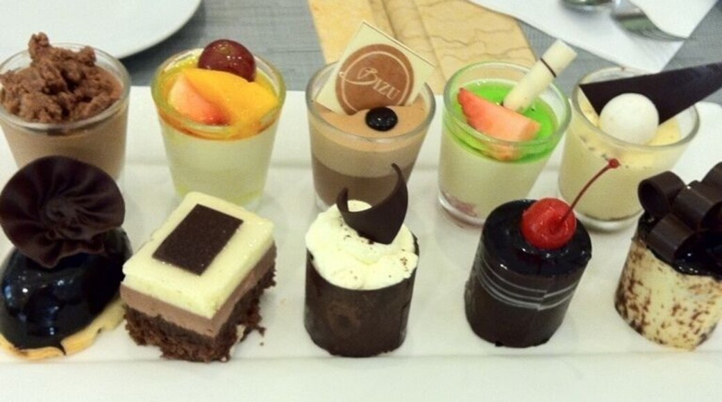 Sinful desserts at Bizu! Truly, Bizu-licious! :))