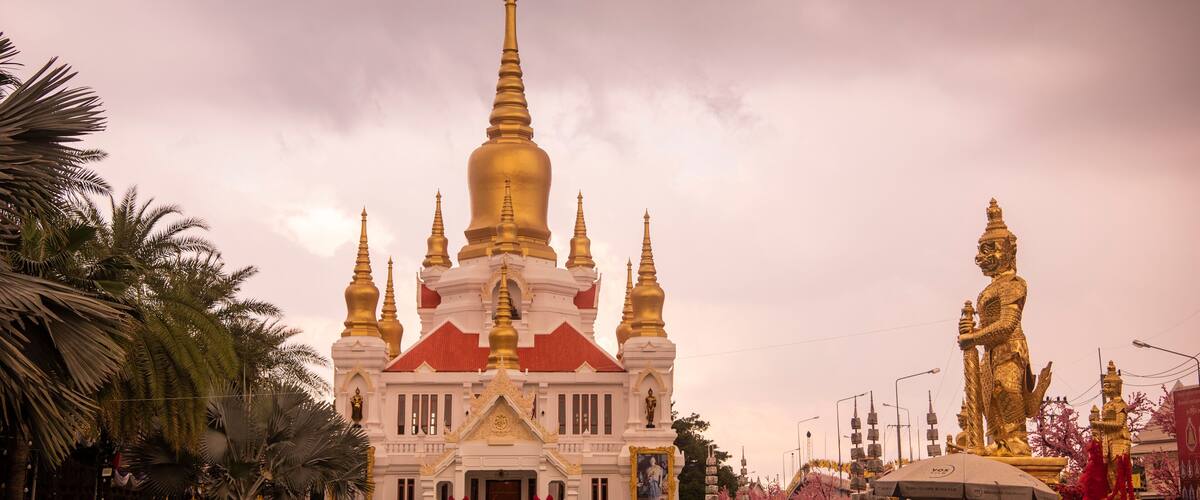 THAILAND NAKHON PATHOM WAT RAI KHING