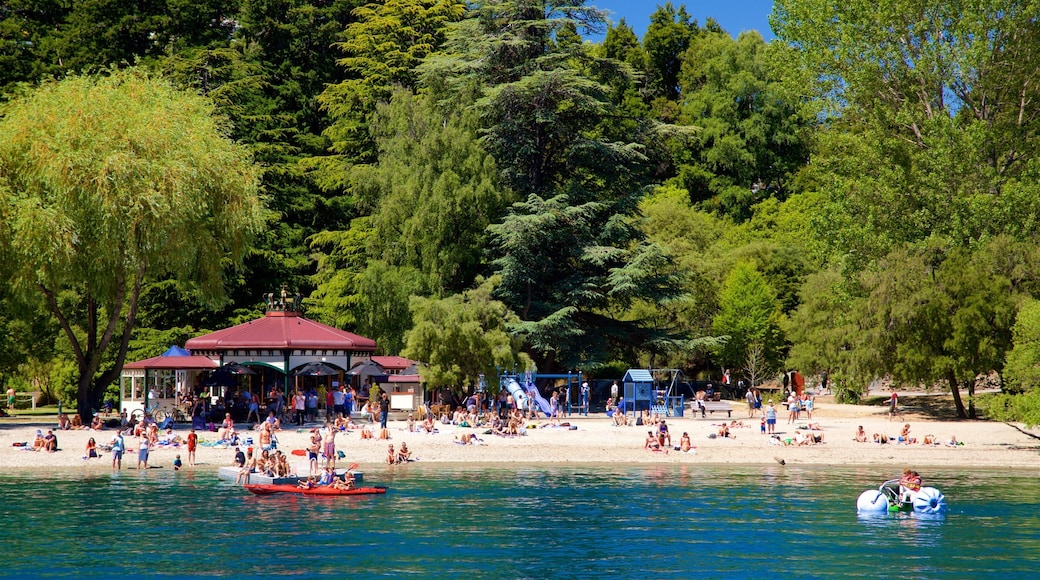Queenstown Beach showing kayaking or canoeing, a lake or waterhole and boating