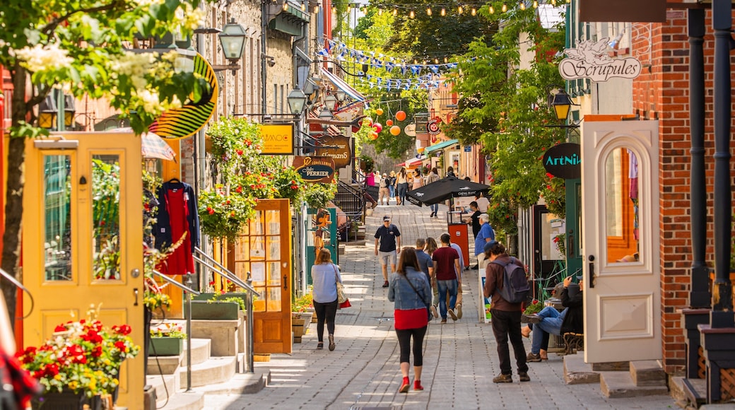 Quartier Petit Champlain which includes street scenes