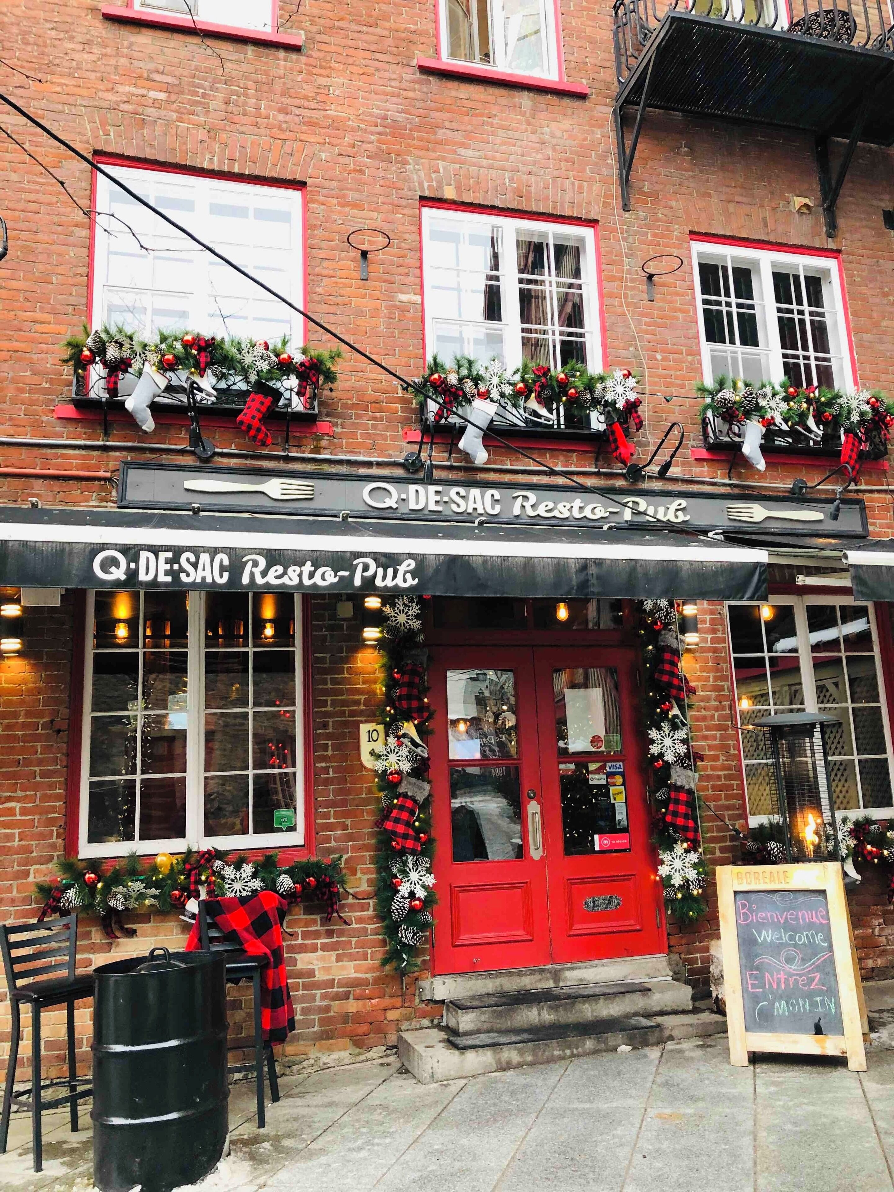 #lifeatexpedia #quebec #Red 

The beauty of the streets in Quebec City!! 😍