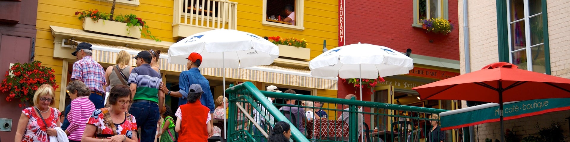 Quartier Petit Champlain showing outdoor eating, a small town or village and cafe lifestyle