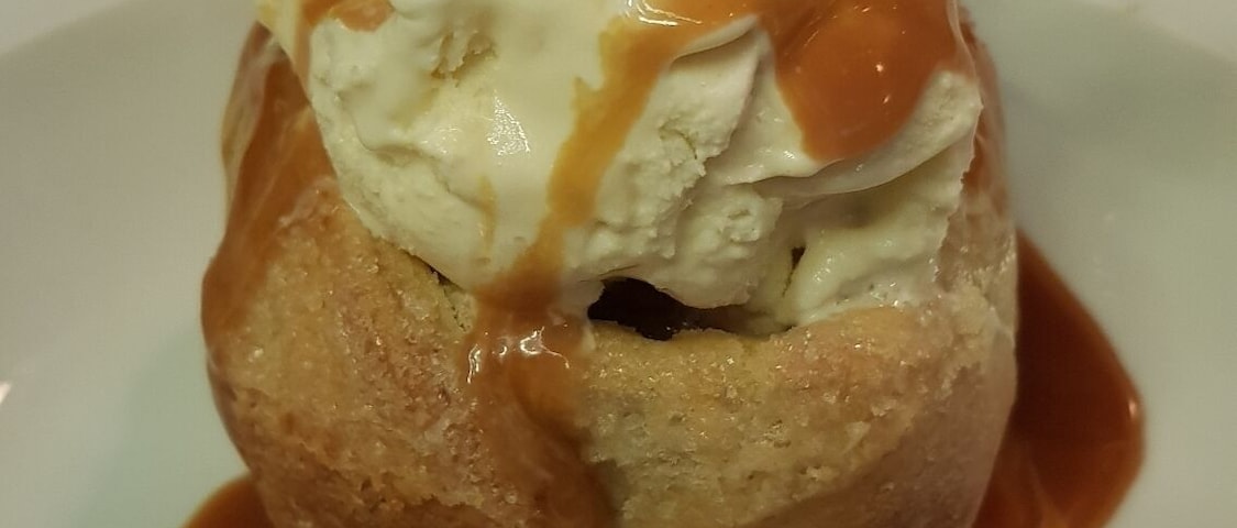 #GoodEats #likealocal #dessert #mexicocity
ginger cookie, vanilla ice cream and apple struddel. 🤗🍦🥧🍏🍎