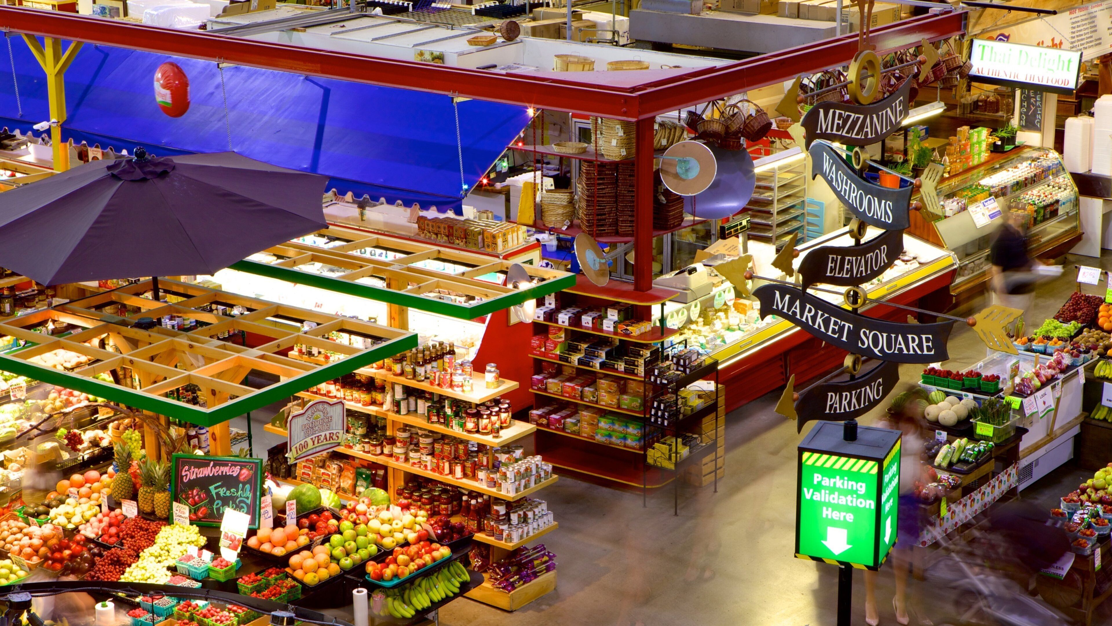 Covent Garden Market showing interior views, food and markets