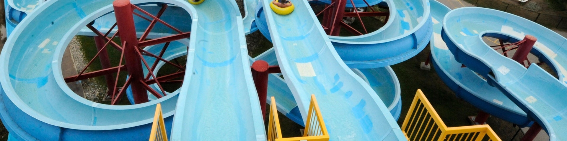 East Park mostrando um parque aquático