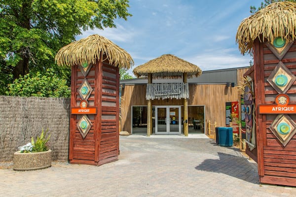 Granby Zoo which includes signage