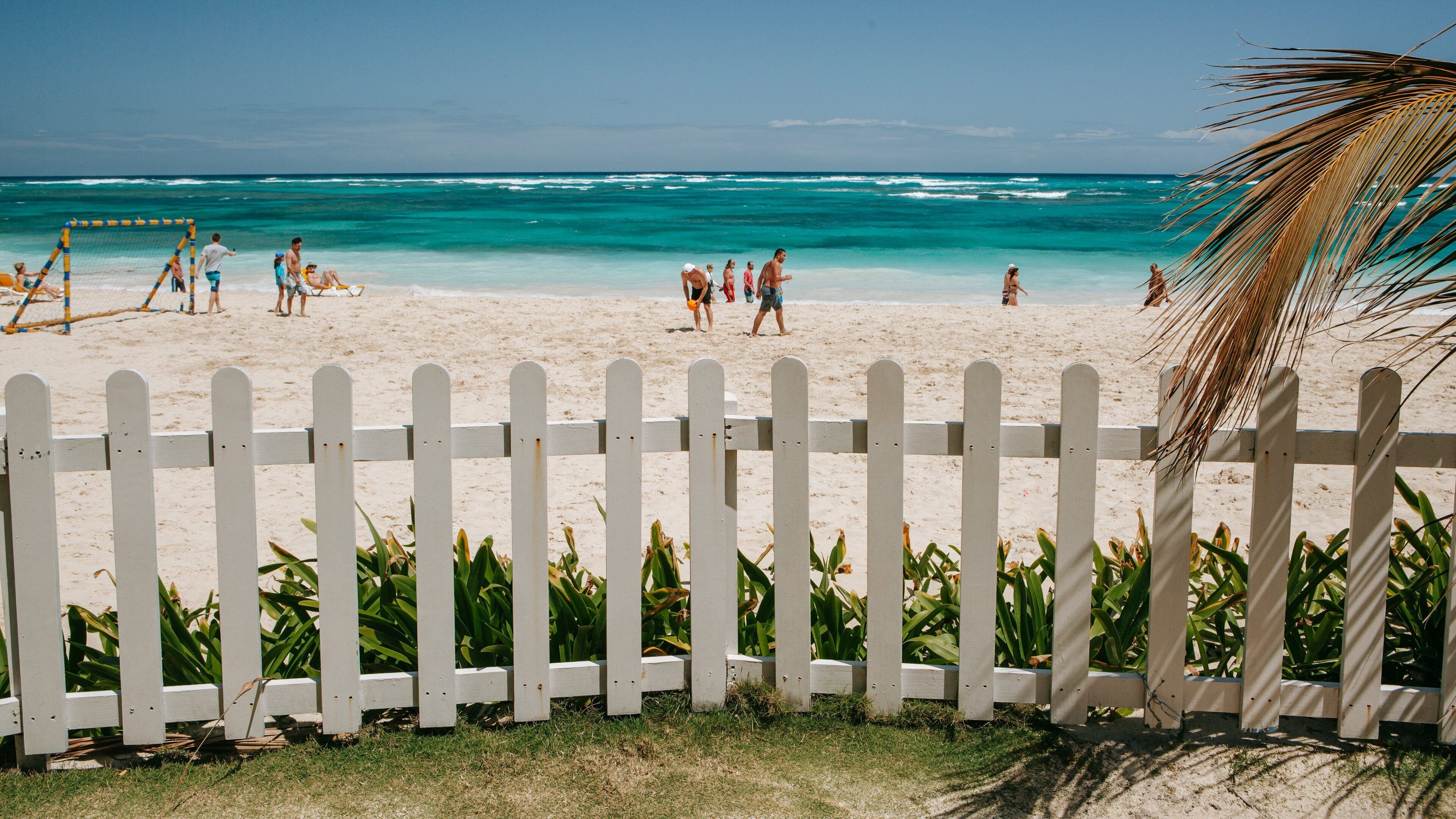Arena Gorda Beach which includes a beach and general coastal views