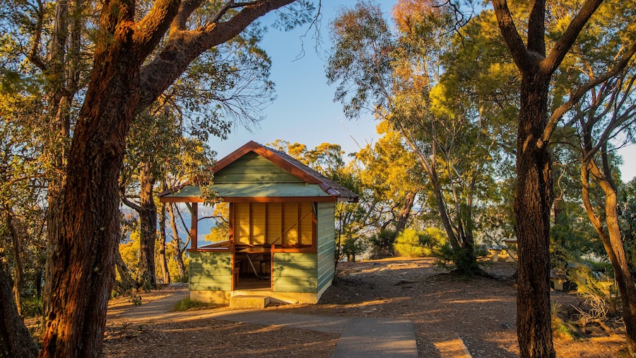 Sublime Point Lookout which includes tranquil scenes