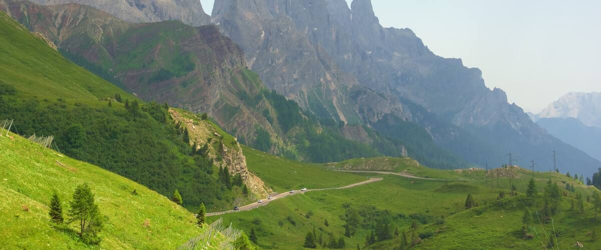 Passo Rolle showing tranquil scenes and mountains