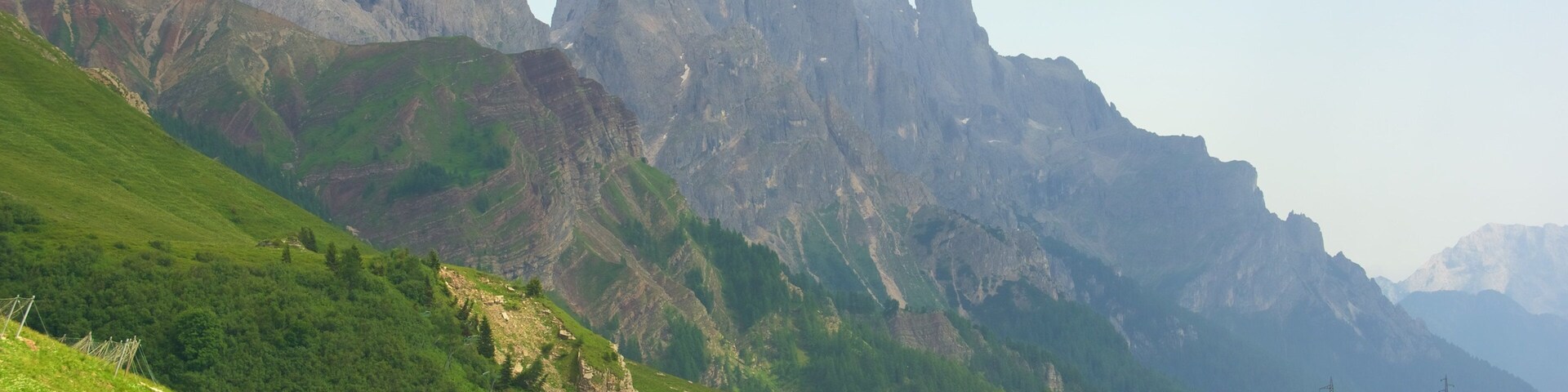 Passo Rolle que inclui cenas tranquilas e montanhas