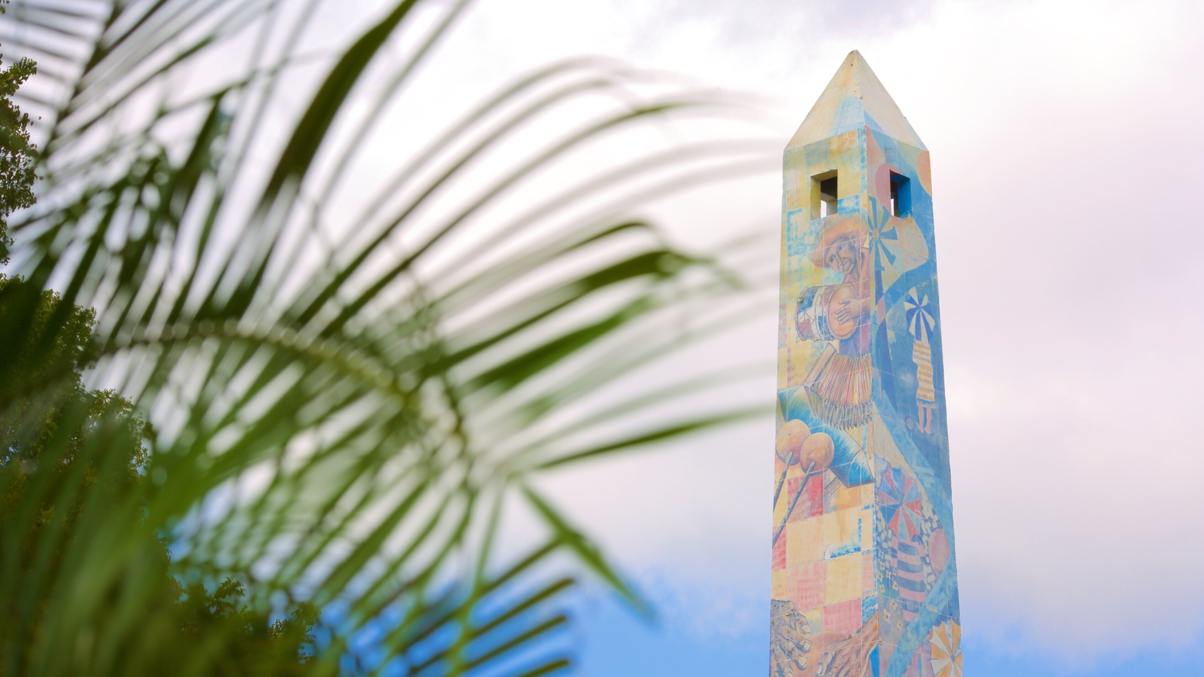 La Romana which includes a monument