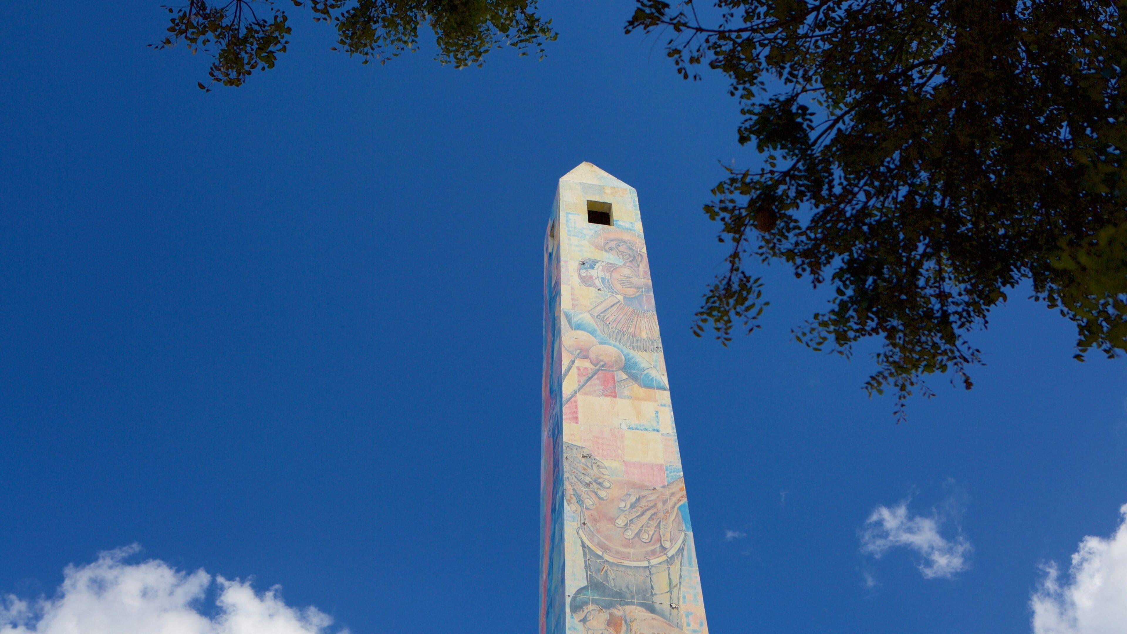 El Obelisco showing a monument